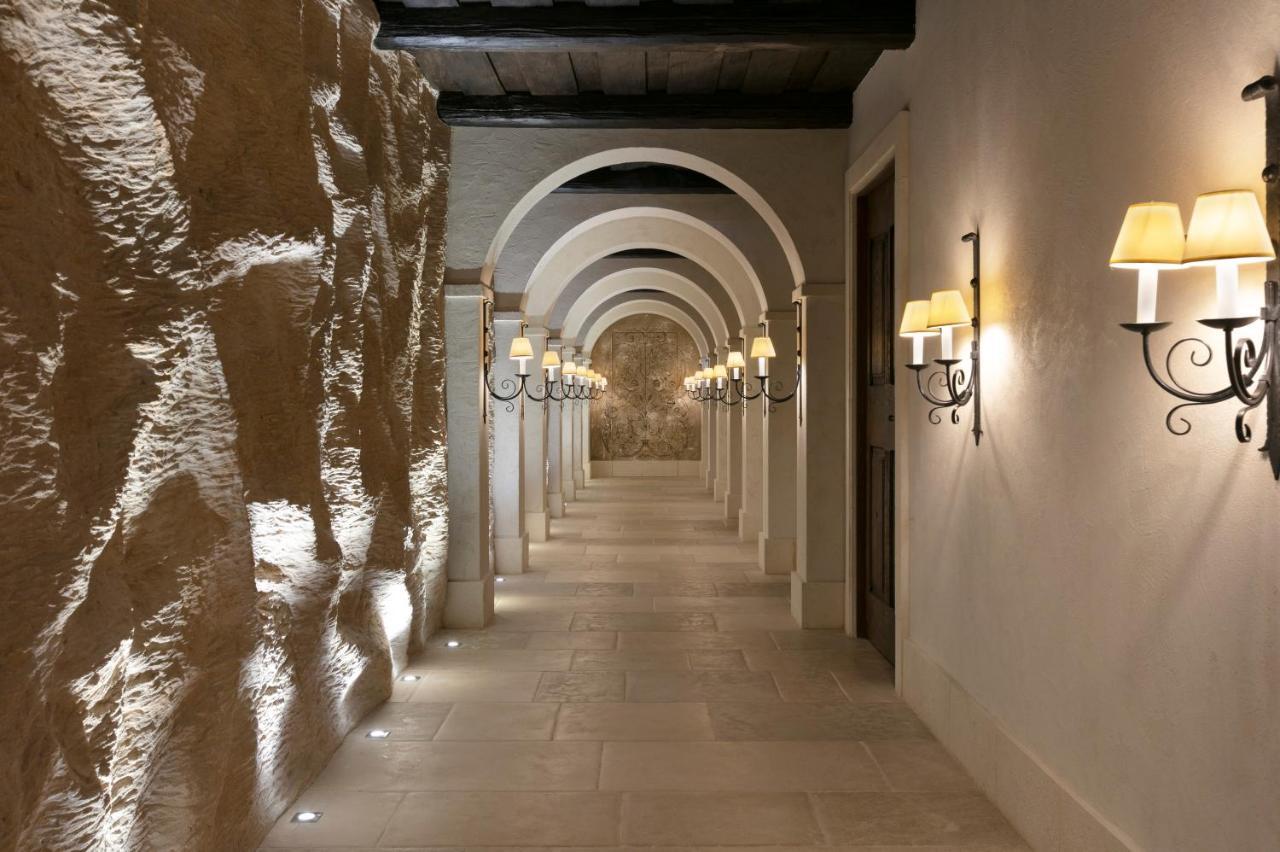 Hotel Airelles Gordes, La Bastide Esterno foto